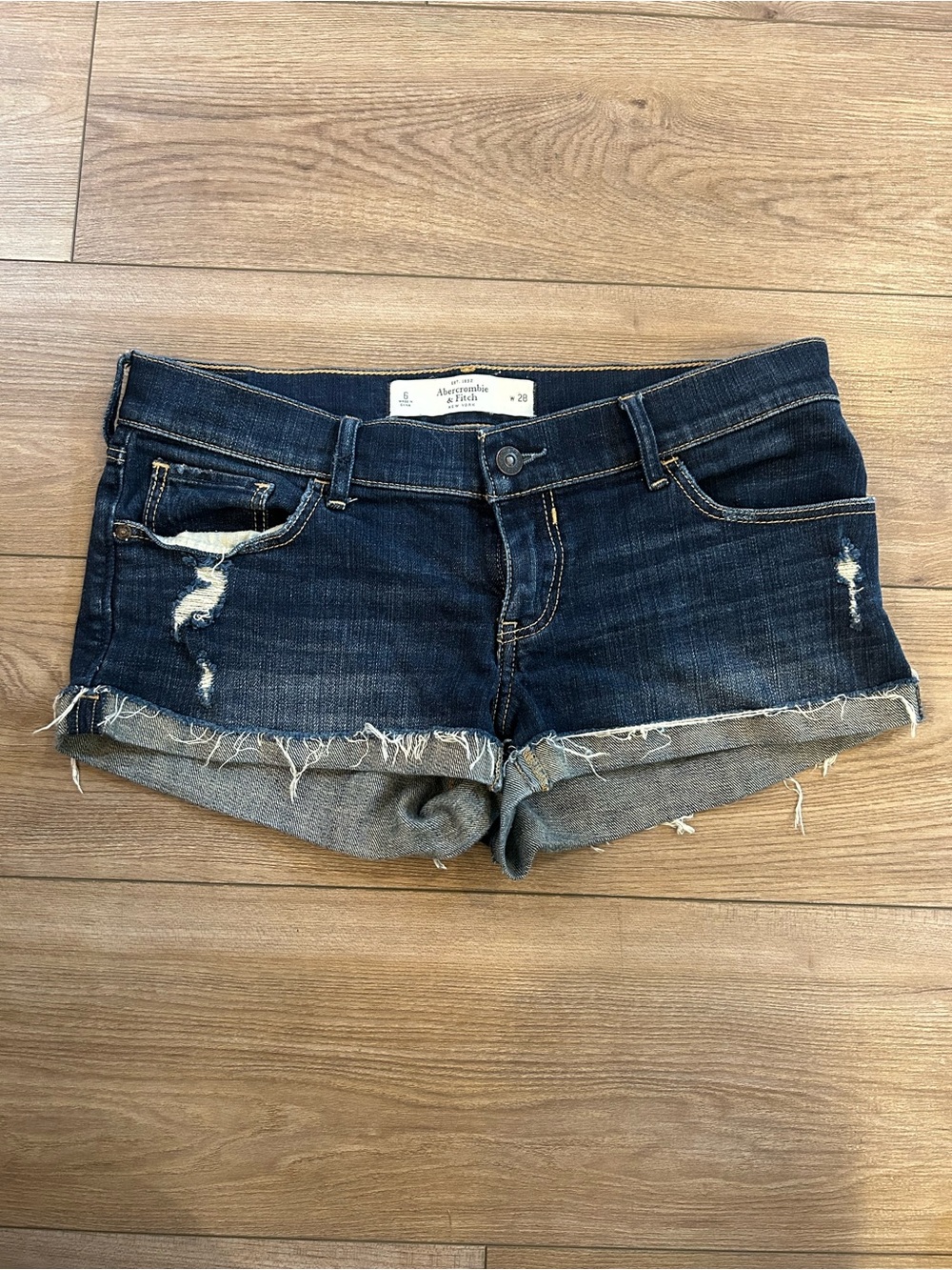 Abercrombie & Fitch Size 6 Low Rise Distressed Denim Shorts Dark Wash W28 Y2K - Picture 1 of 6